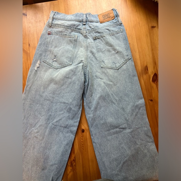 Distressed jeans - Picture 4 of 6